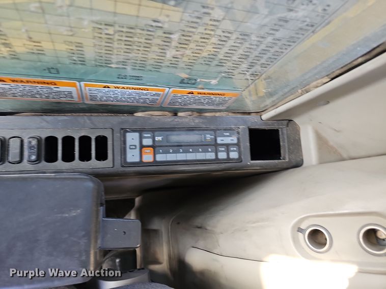 image for item DQ8481 2003 Caterpillar 330C excavator