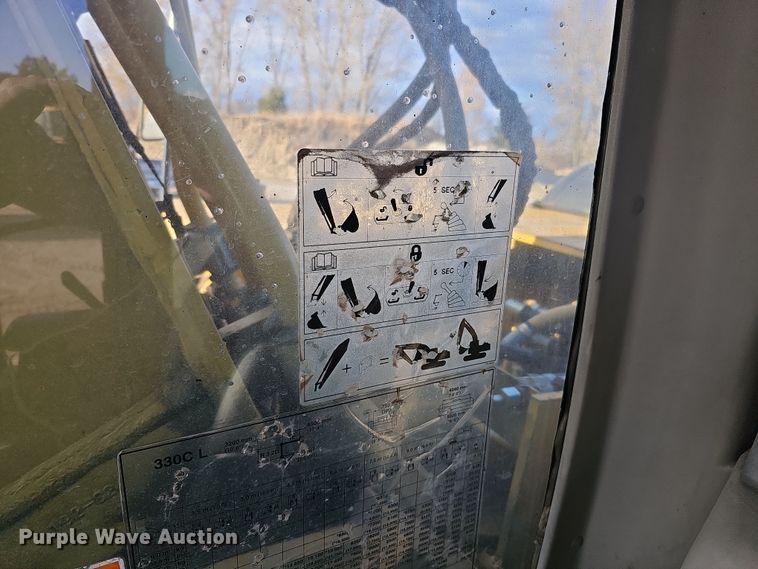 image for item DQ8481 2003 Caterpillar 330C excavator