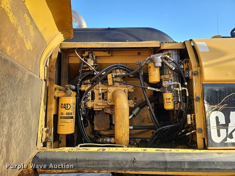 image for item DQ8481 2003 Caterpillar 330C excavator