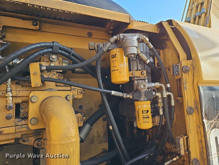 image for item DQ8481 2003 Caterpillar 330C excavator