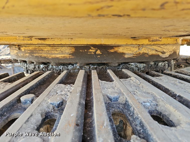 image for item DQ8481 2003 Caterpillar 330C excavator