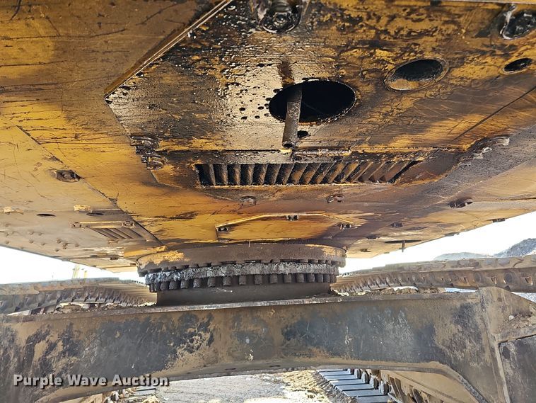 image for item DQ8481 2003 Caterpillar 330C excavator