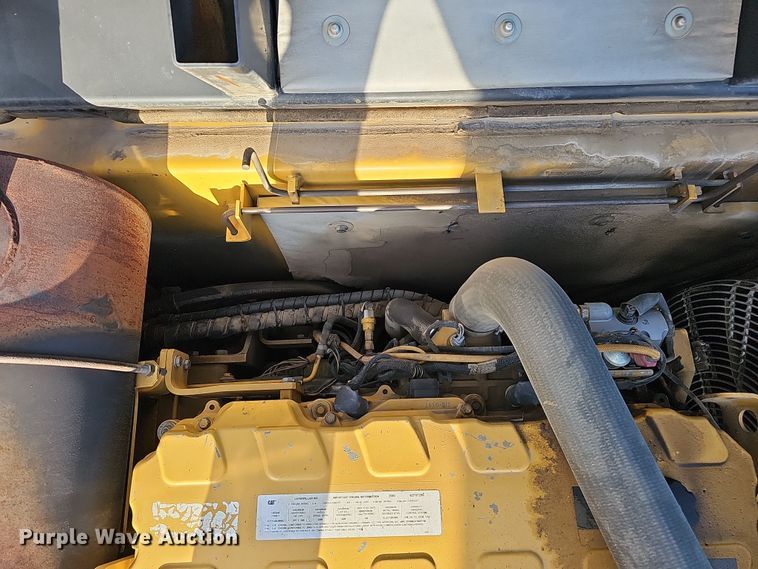 image for item DQ8481 2003 Caterpillar 330C excavator