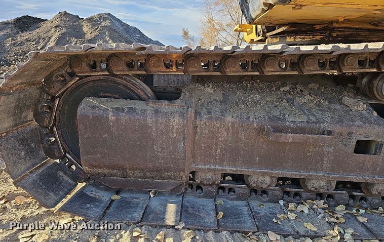 image for item DQ8481 2003 Caterpillar 330C excavator
