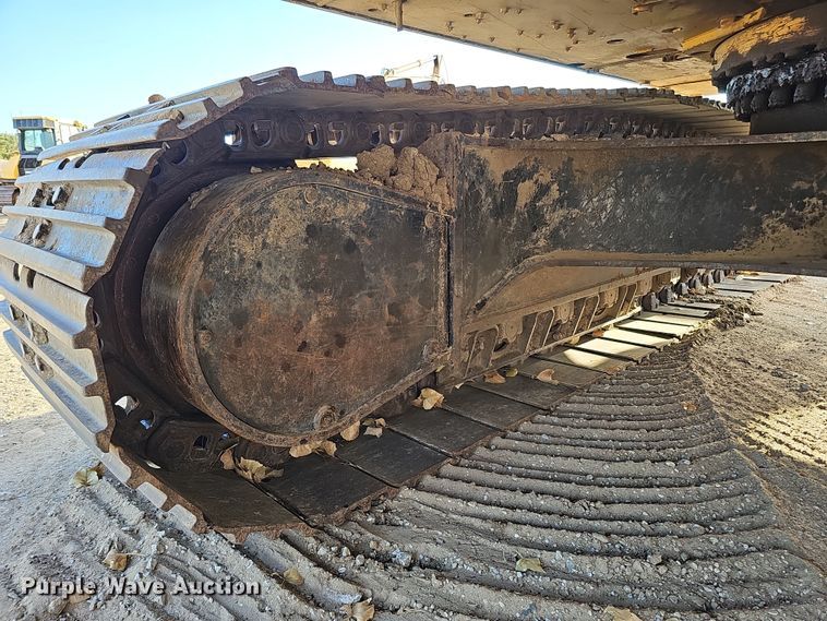 image for item DQ8481 2003 Caterpillar 330C excavator