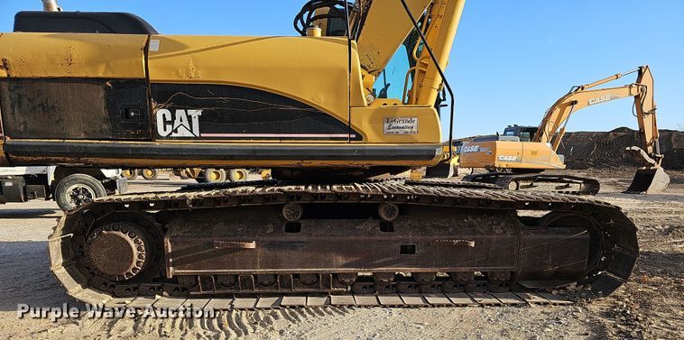 image for item DQ8481 2003 Caterpillar 330C excavator