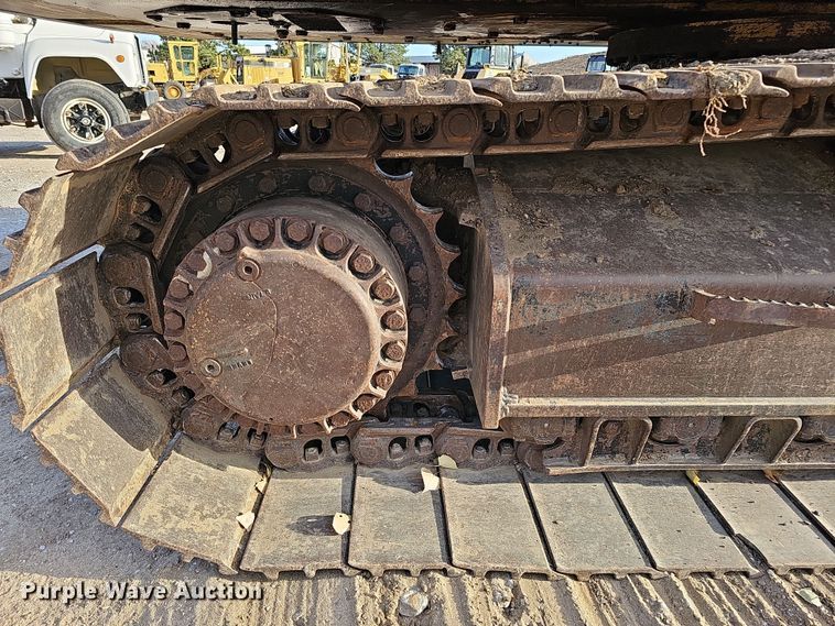 image for item DQ8481 2003 Caterpillar 330C excavator