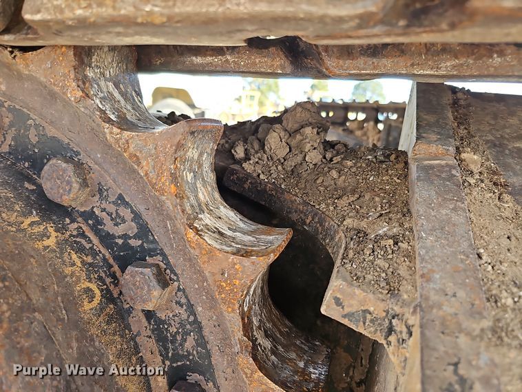 image for item DQ8481 2003 Caterpillar 330C excavator