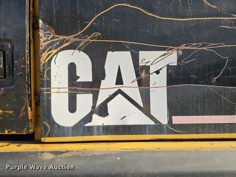 image for item DQ8481 2003 Caterpillar 330C excavator