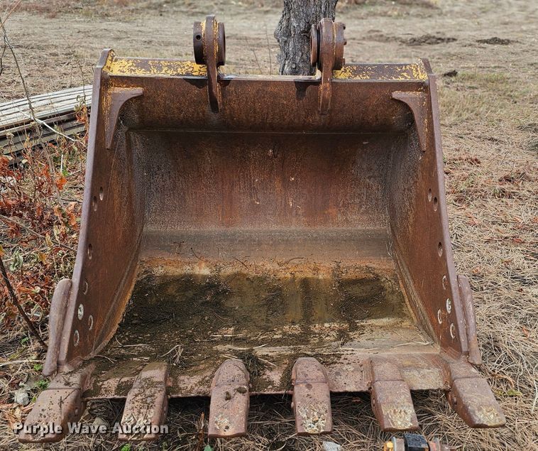 image for item DQ8481 2003 Caterpillar 330C excavator