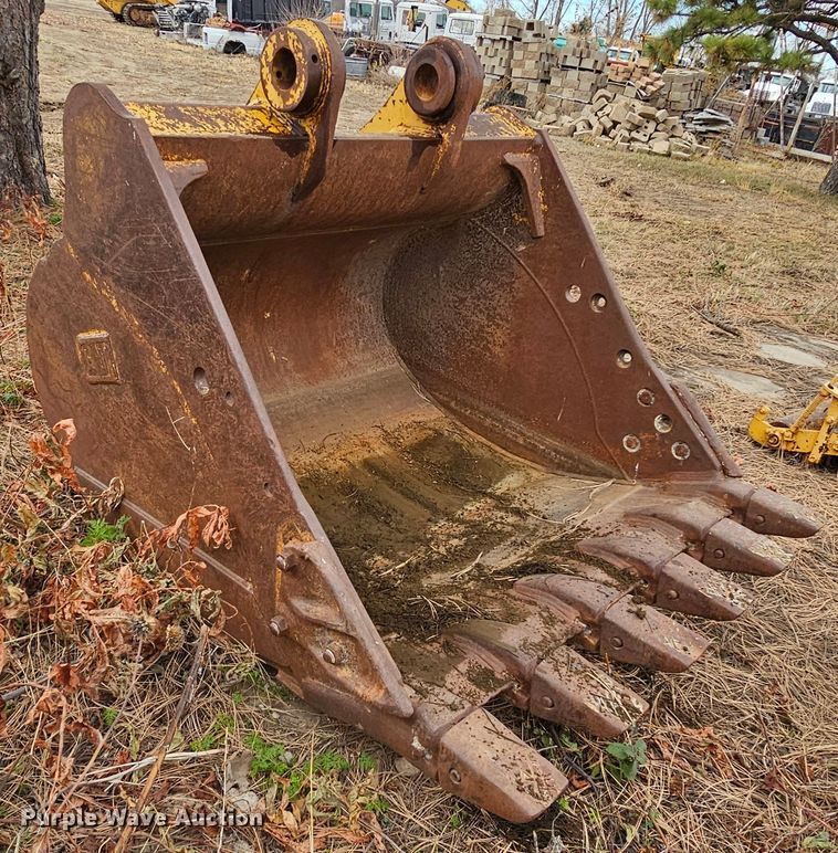 image for item DQ8481 2003 Caterpillar 330C excavator