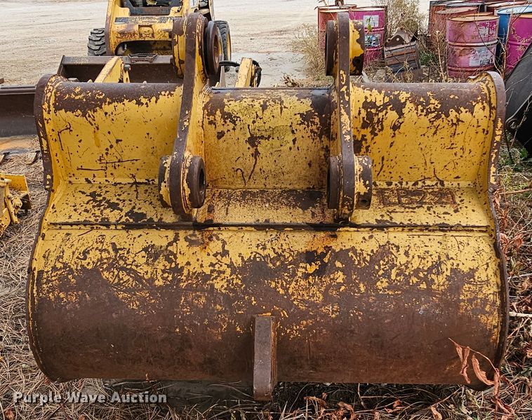 image for item DQ8481 2003 Caterpillar 330C excavator