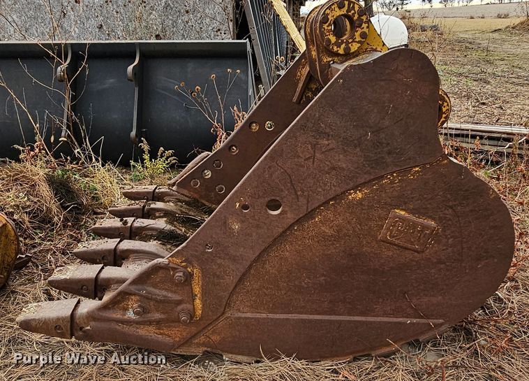 image for item DQ8481 2003 Caterpillar 330C excavator