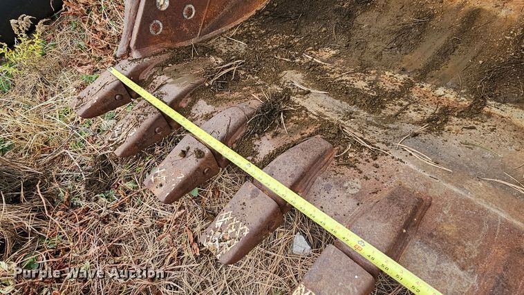 image for item DQ8481 2003 Caterpillar 330C excavator