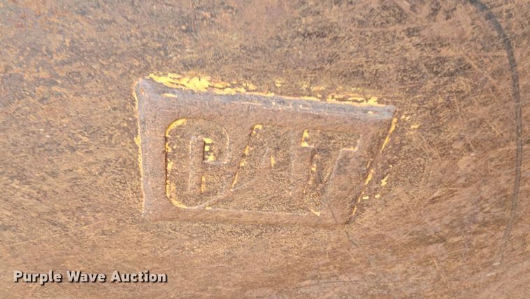 image for item DQ8481 2003 Caterpillar 330C excavator