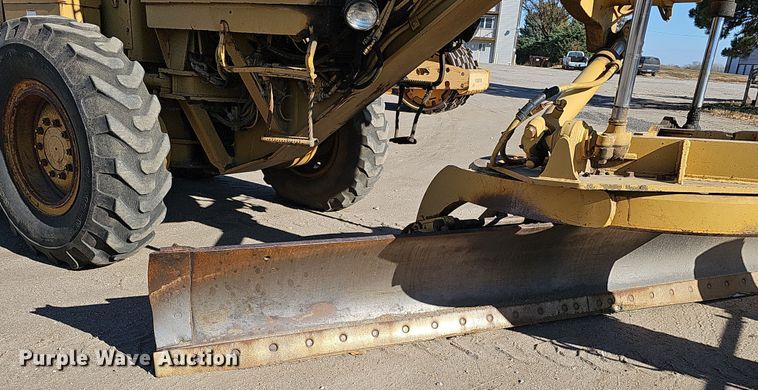 image for item DQ8485 1980 Caterpillar 140G motor grader