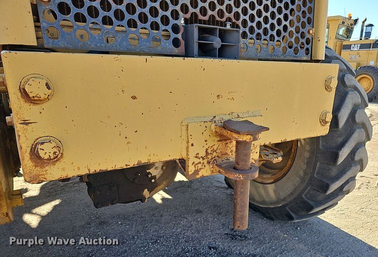 image for item DQ8485 1980 Caterpillar 140G motor grader