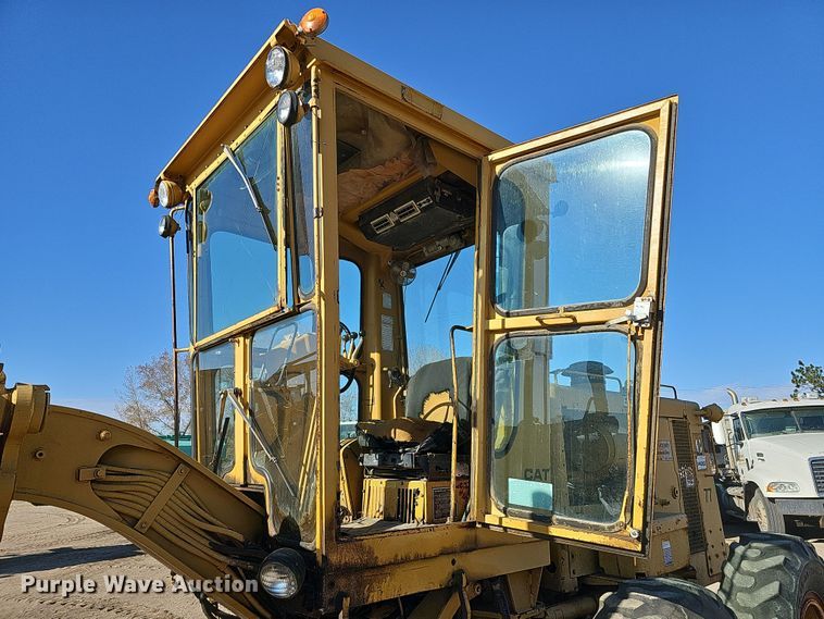 image for item DQ8485 1980 Caterpillar 140G motor grader