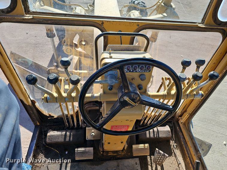 image for item DQ8485 1980 Caterpillar 140G motor grader