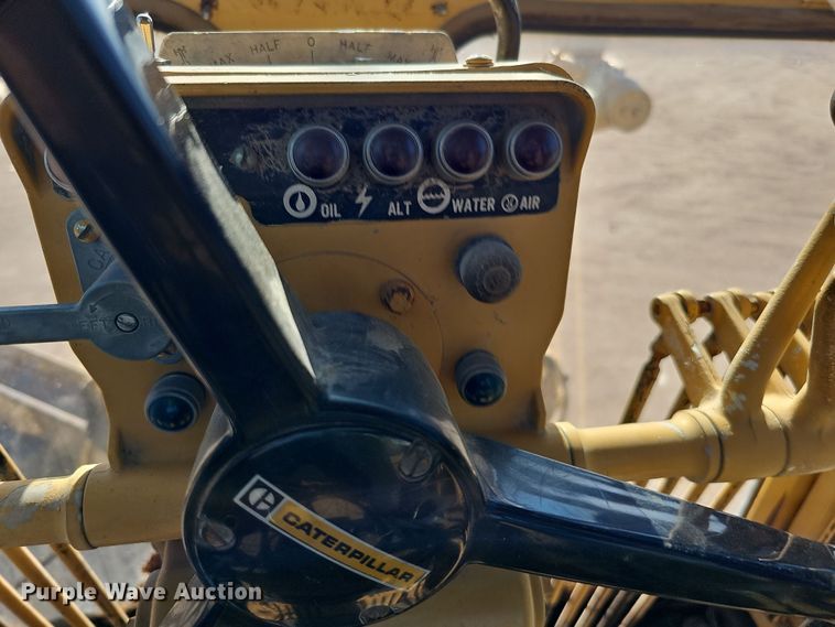 image for item DQ8485 1980 Caterpillar 140G motor grader