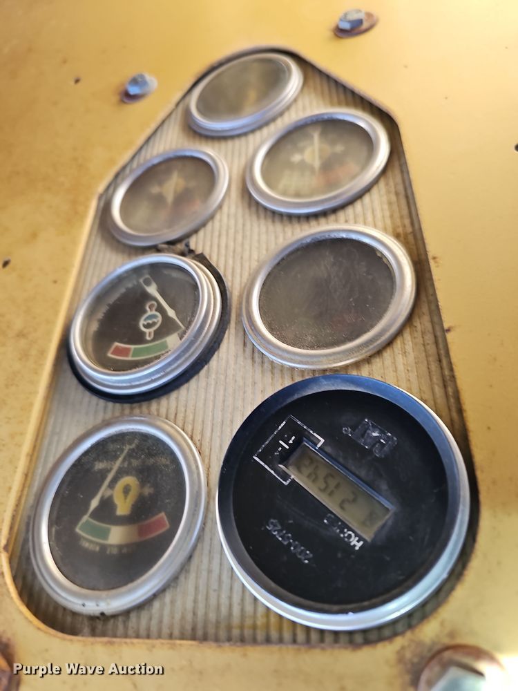 image for item DQ8485 1980 Caterpillar 140G motor grader