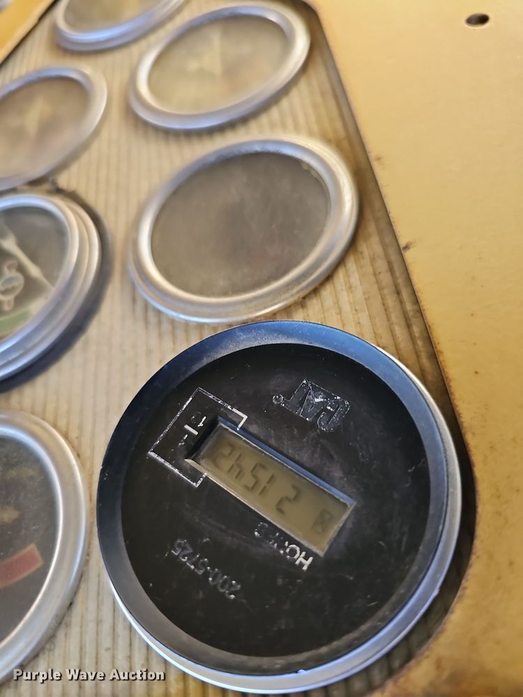 image for item DQ8485 1980 Caterpillar 140G motor grader