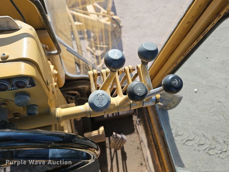 image for item DQ8485 1980 Caterpillar 140G motor grader