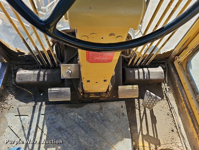 image for item DQ8485 1980 Caterpillar 140G motor grader