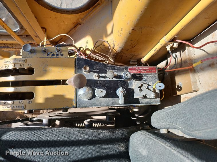 image for item DQ8485 1980 Caterpillar 140G motor grader