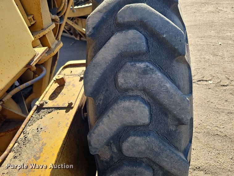 image for item DQ8485 1980 Caterpillar 140G motor grader