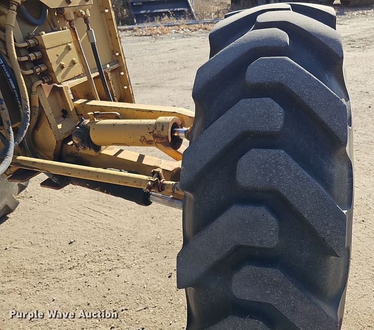 image for item DQ8485 1980 Caterpillar 140G motor grader