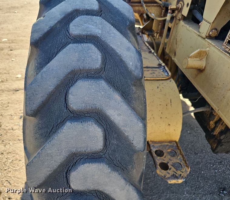 image for item DQ8485 1980 Caterpillar 140G motor grader