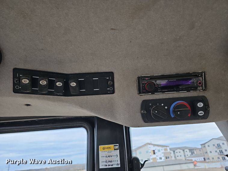 image for item DQ8486 2008 Caterpillar 953D track loader