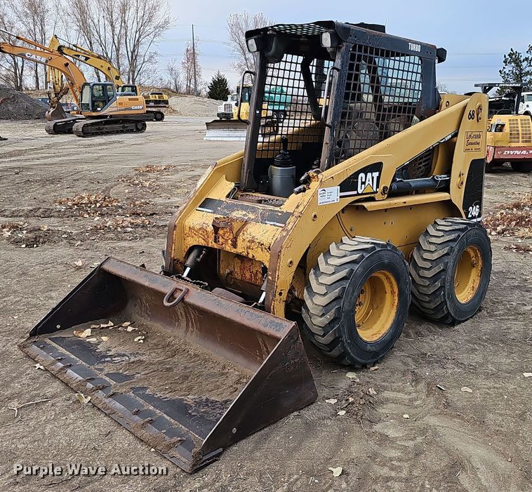 image for item DQ8487 2003 Caterpillar 246 skid steer loader