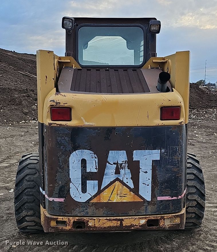 image for item DQ8487 2003 Caterpillar 246 skid steer loader
