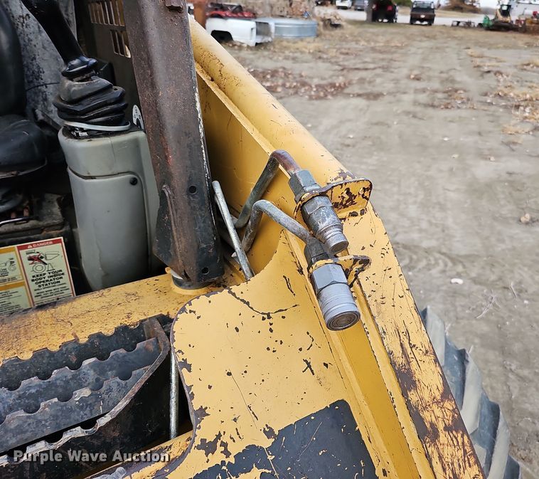 image for item DQ8487 2003 Caterpillar 246 skid steer loader