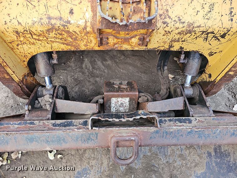 image for item DQ8487 2003 Caterpillar 246 skid steer loader