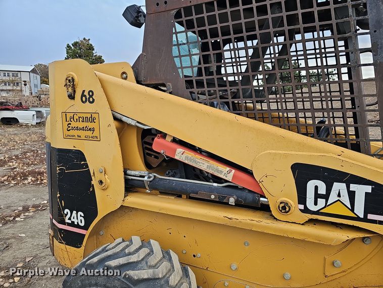 image for item DQ8487 2003 Caterpillar 246 skid steer loader