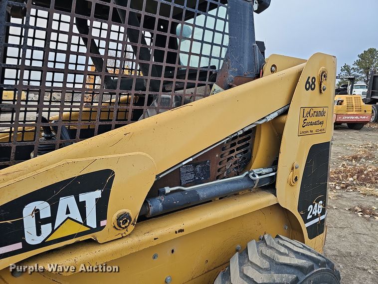 image for item DQ8487 2003 Caterpillar 246 skid steer loader