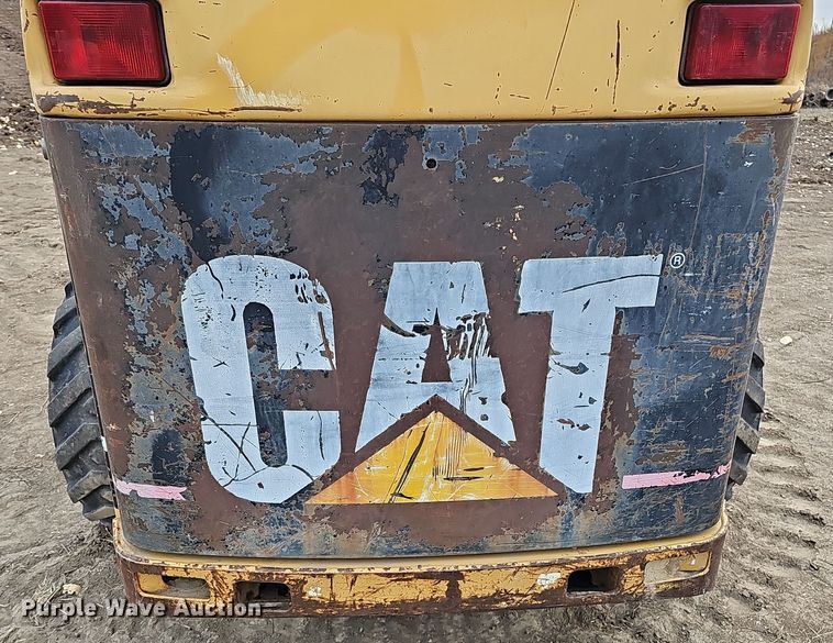 image for item DQ8487 2003 Caterpillar 246 skid steer loader