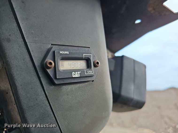 image for item DQ8487 2003 Caterpillar 246 skid steer loader