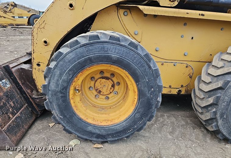 image for item DQ8487 2003 Caterpillar 246 skid steer loader