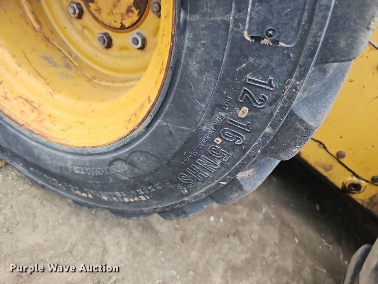 image for item DQ8487 2003 Caterpillar 246 skid steer loader