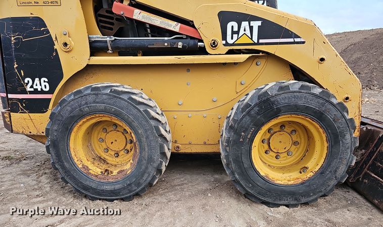 image for item DQ8487 2003 Caterpillar 246 skid steer loader