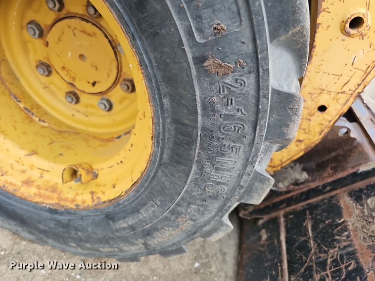 image for item DQ8487 2003 Caterpillar 246 skid steer loader