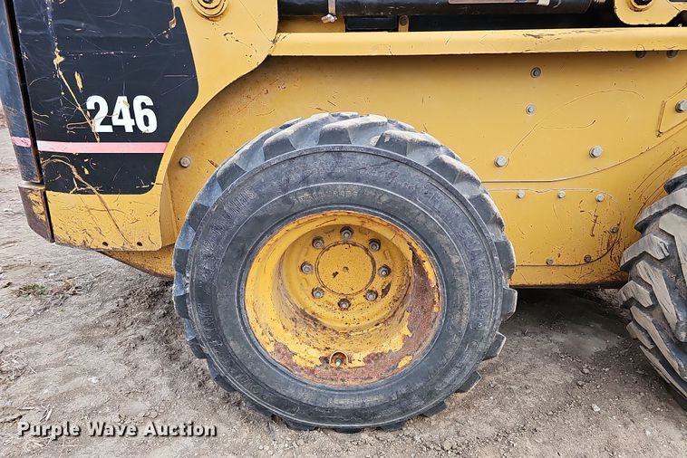 image for item DQ8487 2003 Caterpillar 246 skid steer loader