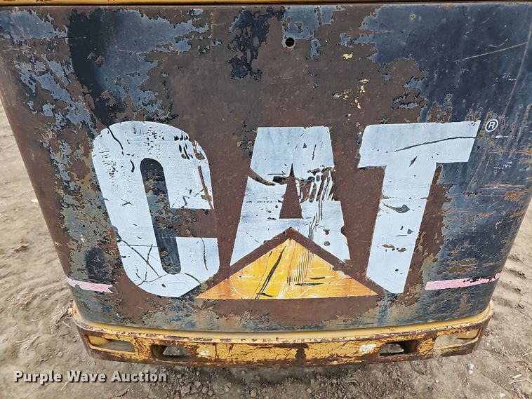 image for item DQ8487 2003 Caterpillar 246 skid steer loader