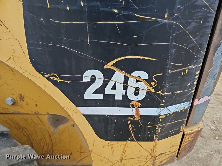 image for item DQ8487 2003 Caterpillar 246 skid steer loader