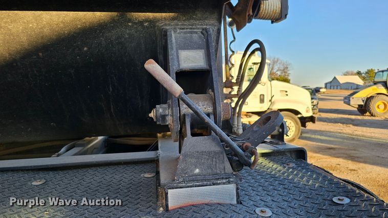 image for item DQ8490 2008 SmithCo S3-44-36 side dump trailer