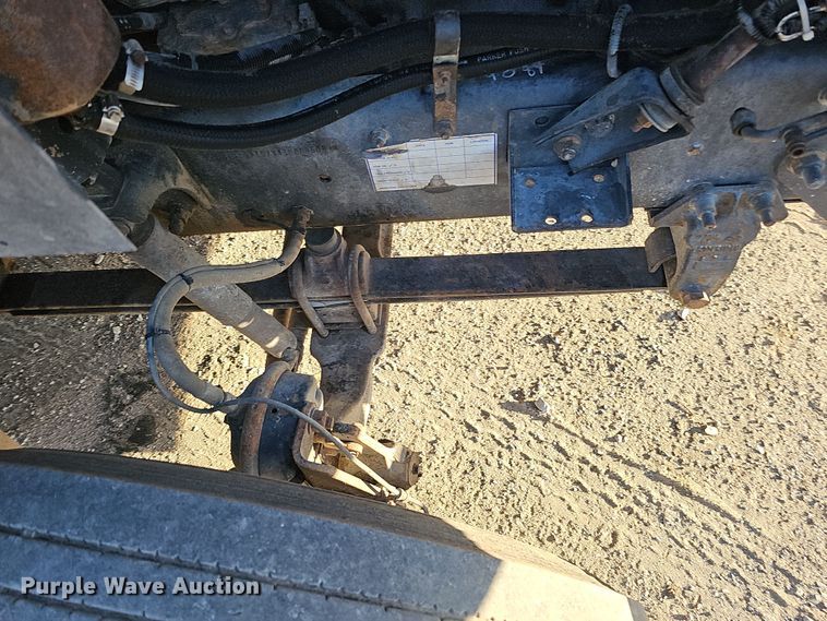 image for item IO9749 2001 Mack CX613 Vision  semi truck